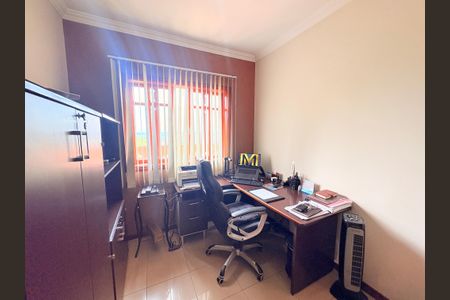 Casa de condomínio à venda com 500m², 5 quartos e 5 vagasEscritório