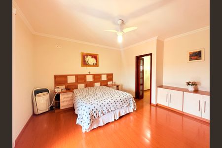 Casa de condomínio à venda com 500m², 5 quartos e 5 vagasSuíte Master