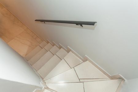 Casa à venda com 120m², 2 quartos e 1 vagaEscada