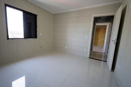 Apartamento à venda com 135m², 4 quartos e 2 vagasQuarto 2