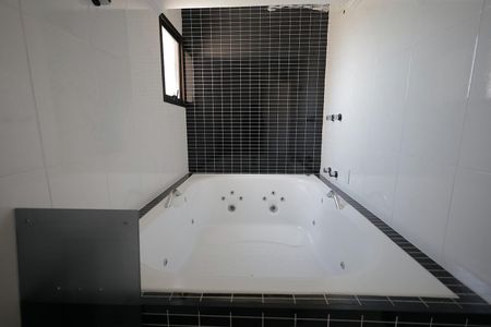 Apartamento à venda com 135m², 4 quartos e 2 vagasBanheiro Suíte