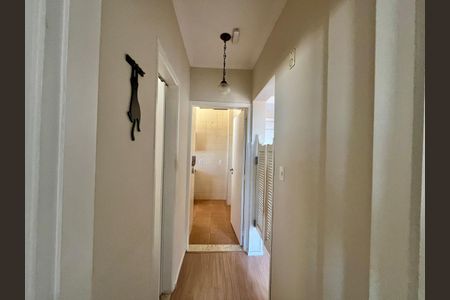 Corredor de apartamento à venda com 1 quarto, 64m² em Jardim Flamboyant, Campinas