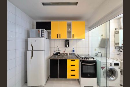 Cozinha de apartamento para alugar com 1 quarto, 40m² em Vila Olímpia, São Paulo