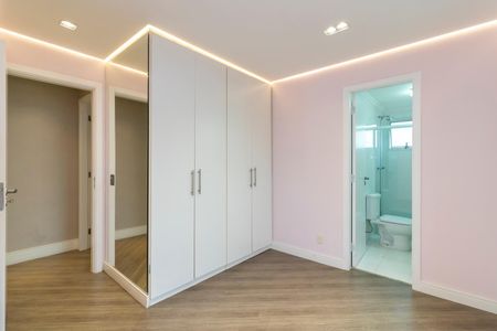 Apartamento à venda com 130m², 3 quartos e 3 vagasSuíte 2