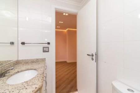 Apartamento à venda com 130m², 3 quartos e 3 vagasBanheiro da Suíte 2