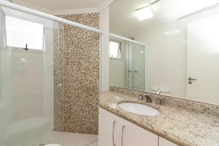 Apartamento à venda com 130m², 3 quartos e 3 vagasBanheiro da Suíte 2