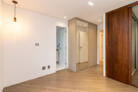 Apartamento à venda com 130m², 3 quartos e 3 vagasSuíte 1