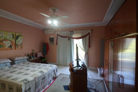 Casa à venda com 201m², 3 quartos e 3 vagasSuite