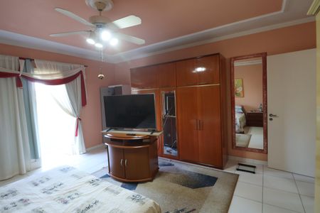 Casa à venda com 201m², 3 quartos e 3 vagasSuite