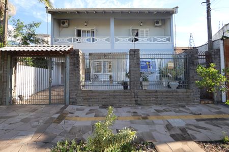 Casa à venda com 201m², 3 quartos e 3 vagasFachada