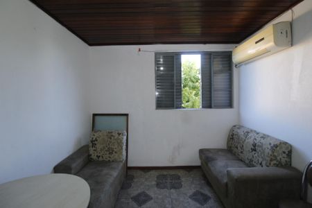 Sala de apartamento para alugar com 2 quartos, 45m² em Rubem Berta, Porto Alegre