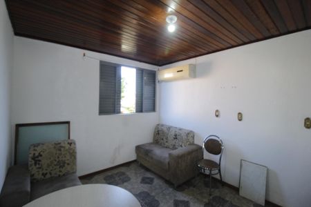 Sala de apartamento para alugar com 2 quartos, 45m² em Rubem Berta, Porto Alegre