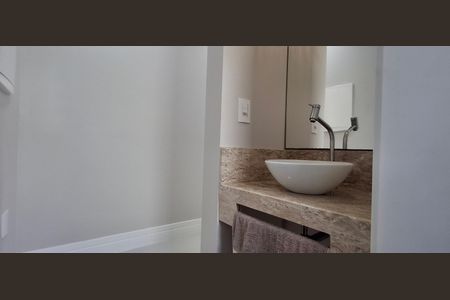 Casa de condomínio para alugar com 545m², 3 quartos e 4 vagasLavabo