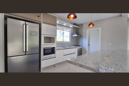 Casa de condomínio para alugar com 545m², 3 quartos e 4 vagasCozinha