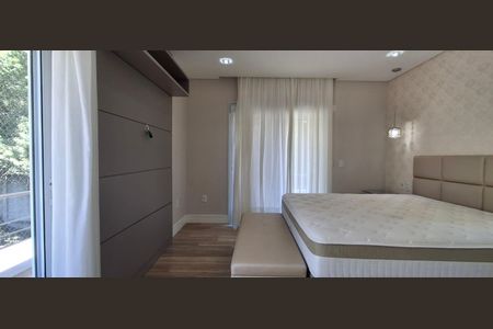 Casa de condomínio para alugar com 545m², 3 quartos e 4 vagasSuíte