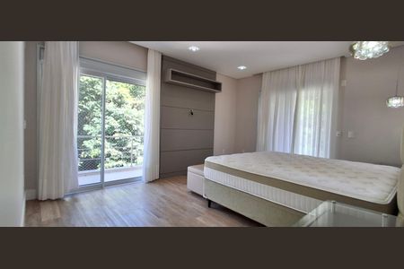 Casa de condomínio para alugar com 545m², 3 quartos e 4 vagasSuíte