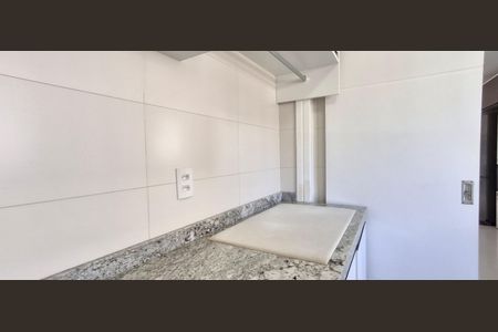 Casa de condomínio para alugar com 545m², 3 quartos e 4 vagasÁrea de Serviço