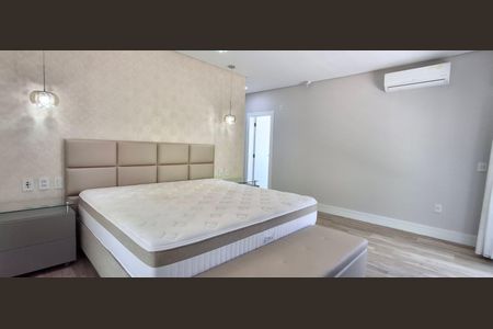 Casa de condomínio para alugar com 545m², 3 quartos e 4 vagasSuíte