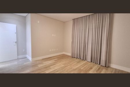 Casa de condomínio para alugar com 545m², 3 quartos e 4 vagasQuarto 2