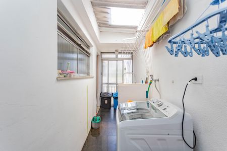 Casa para alugar com 320m², 5 quartos e 6 vagasÁrea de Serviço