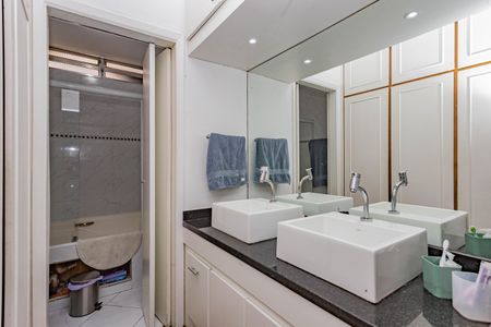 Casa para alugar com 320m², 5 quartos e 6 vagasBanheiro da Suíte 2