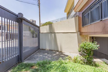 Casa para alugar com 320m², 5 quartos e 6 vagasQuintal