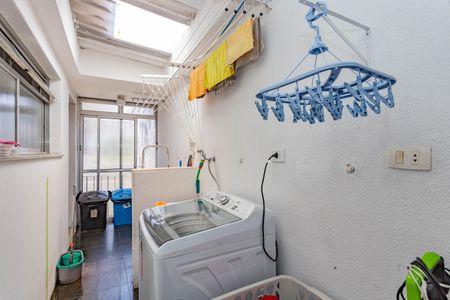 Casa para alugar com 320m², 5 quartos e 6 vagasÁrea de Serviço