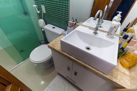 Casa à venda com 63m², 2 quartos e 1 vaga Casa à venda com 63m², 2 quartos e 1 vagaBanheiro