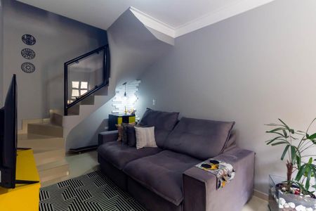 Sala de casa para alugar com 2 quartos, 63m² em Jardim Iva, São Paulo