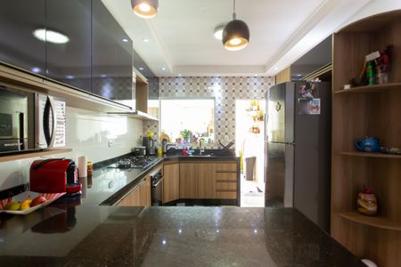 Casa à venda com 140m², 3 quartos e 2 vagas Casa à venda com 140m², 3 quartos e 2 vagasCozinha