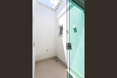 Casa à venda com 140m², 3 quartos e 2 vagas Casa à venda com 140m², 3 quartos e 2 vagasJardim de Inverno