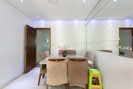 Casa à venda com 140m², 3 quartos e 2 vagas Casa à venda com 140m², 3 quartos e 2 vagasSala de Jantar