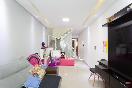 Casa à venda com 140m², 3 quartos e 2 vagas Casa à venda com 140m², 3 quartos e 2 vagasSala