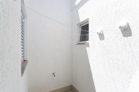 Casa à venda com 140m², 3 quartos e 2 vagas Casa à venda com 140m², 3 quartos e 2 vagasJardim de Inverno