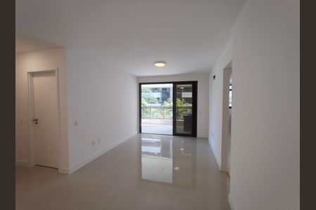Sala de apartamento para alugar com 2 quartos, 86m² em Barra da Tijuca, Rio de Janeiro