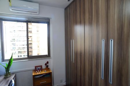 Quarto de apartamento à venda com 2 quartos, 88m² em Barra da Tijuca, Rio de Janeiro