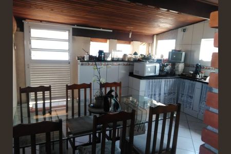 Casa à venda com 225m², 4 quartos e 3 vagas