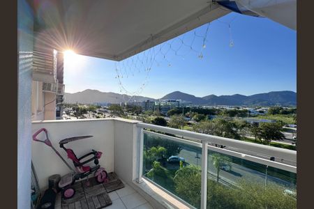 Apartamento à venda com 99m², 3 quartos e 2 vagas Apartamento à venda com 99m², 3 quartos e 2 vagasVaranda