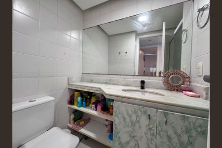 Apartamento à venda com 99m², 3 quartos e 2 vagas Apartamento à venda com 99m², 3 quartos e 2 vagasSuíte 2 - Banheiro