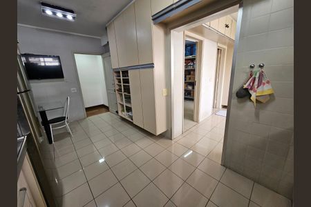 Apartamento à venda com 200m², 4 quartos e 2 vagasCozinha