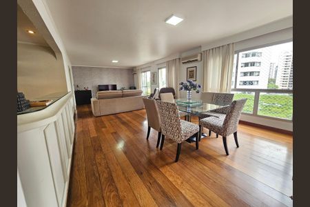 Apartamento à venda com 200m², 4 quartos e 2 vagasSala