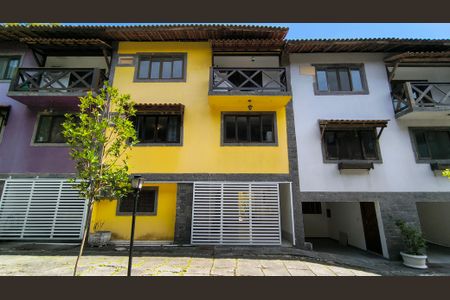 Casa de condomínio à venda com 150m², 3 quartos e 2 vagasFachada da Casa 