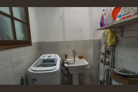 Casa de condomínio à venda com 150m², 3 quartos e 2 vagasÁrea de Serviço 