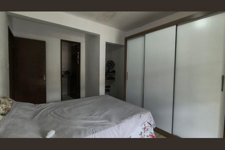 Casa de condomínio à venda com 150m², 3 quartos e 2 vagasSuíte 2