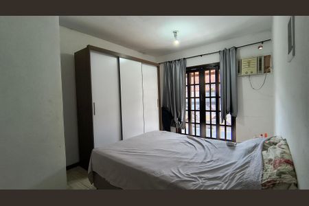 Casa de condomínio à venda com 150m², 3 quartos e 2 vagasSuíte 2