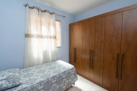 Quarto 2 de apartamento para alugar com 2 quartos, 47m² em Jardim Riacho das Pedras , Contagem