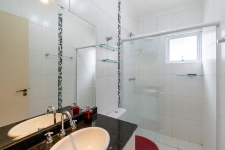 Casa de condomínio à venda com 110m², 3 quartos e 3 vagas Casa de condomínio à venda com 110m², 3 quartos e 3 vagasBanheiro da Suíte