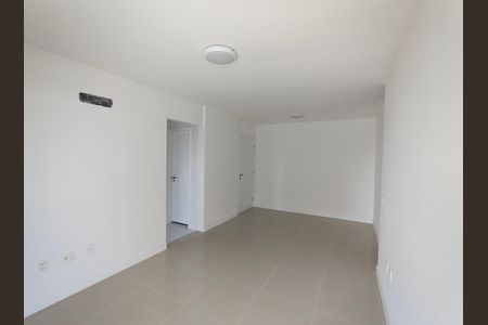 Sala de apartamento para alugar com 2 quartos, 86m² em Barra da Tijuca, Rio de Janeiro