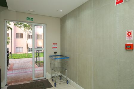 Apartamento à venda com 41m², 2 quartos e sem vagaÁrea comum - Saguão do prédio