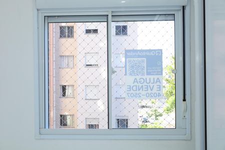 Apartamento à venda com 41m², 2 quartos e sem vagaPlaca instalada na janela do quarto do imóvel (4ºandar) - Código NVVR-210